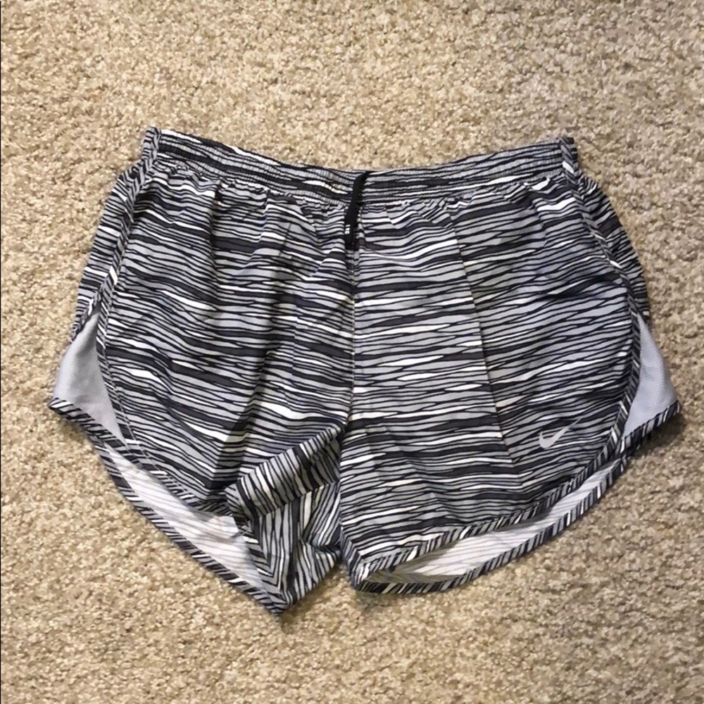 Nike women’s running shorts size small